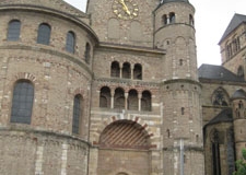 Trier(2010)