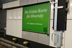 Grüne Karte für Diversity am Berliner Hauptbahnhof