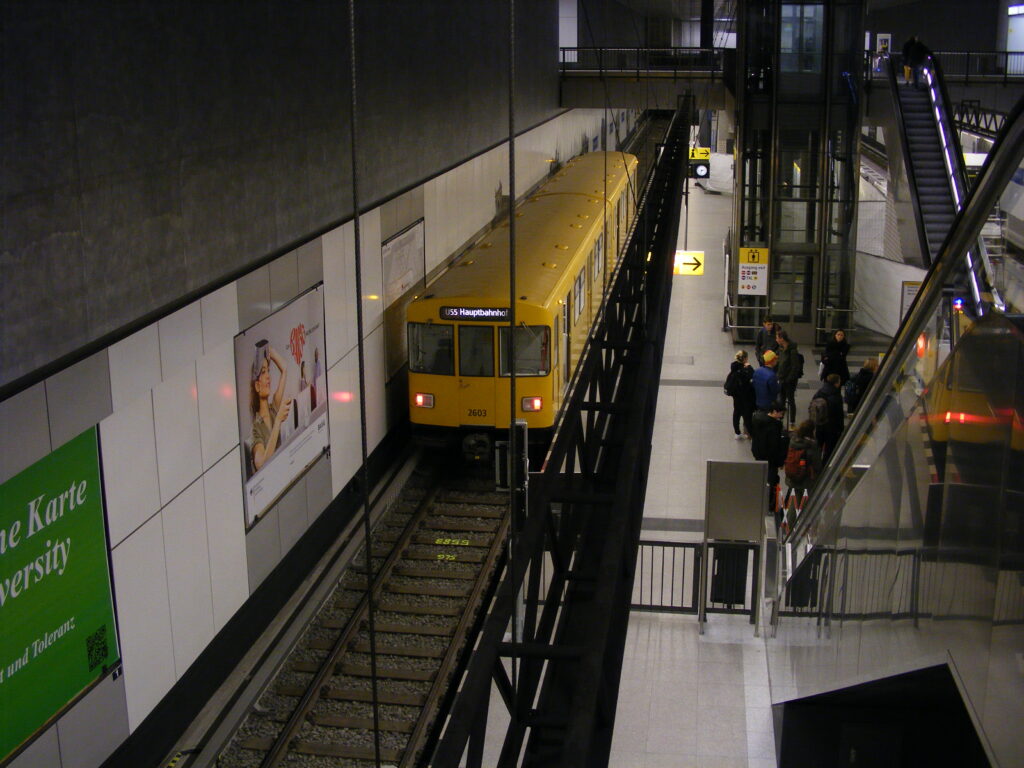Grüne Karte für Diversity am Hbf Berlin
